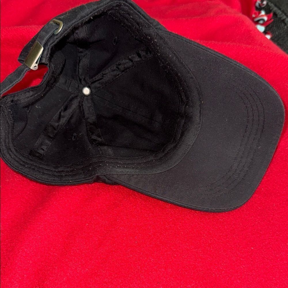 Black Embroidered Cap - Picture 6 of 6